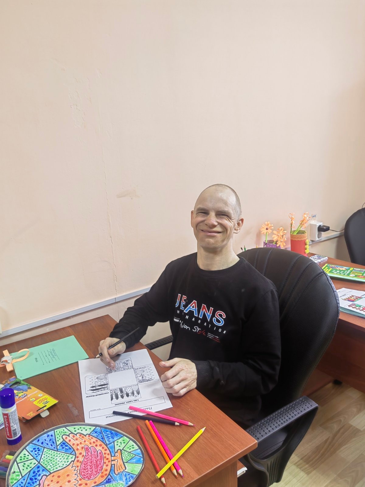 В нашем учреждении ежедневно проходят занятия с психологом.